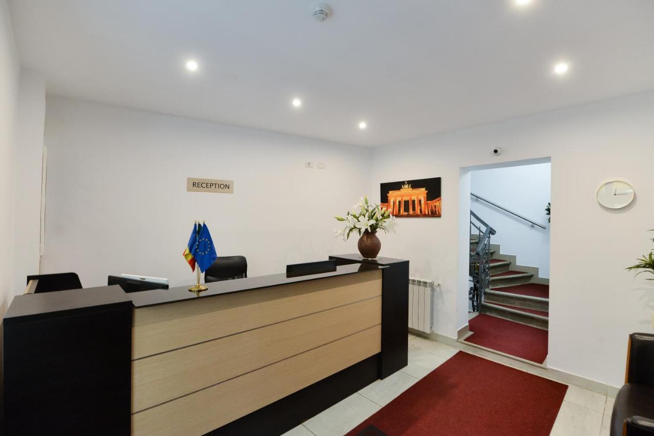 Ago Apartments Bukares Bagian luar foto