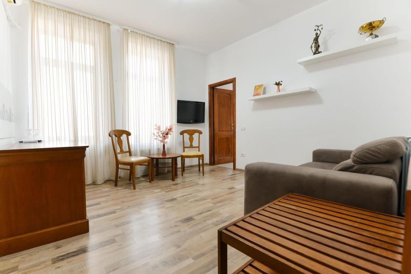 Ago Apartments Bukares Bagian luar foto